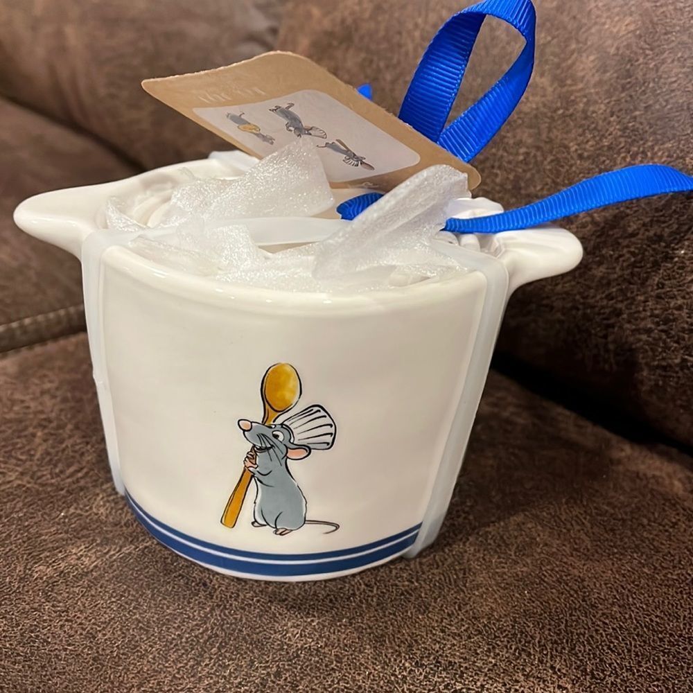 NWT Rae Dunn/Disney measuring cups